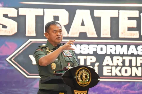 Kepala Staf Angkatan Dara Jenderal TNI  Maruli Simanjuntak  saat menghadiri Seminar Nasional Transformasi Militer di Aula Dr. Satrio, Sekolah Staf dan Komando Angkatan Darat, Rabu (13/5/2026),