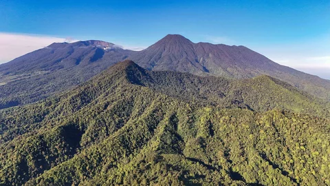Panorama Gunung Gede - Panggarango Puncak,  Jawa Barat, Sabtu (16/05/2026).