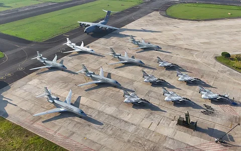 Deretan pesawat tempur Rafale, Falcon 8X dan pesawat kargo Airbus A400M MRTT di Lanud Halim Perdanakusuma, Jakarta, Senin (18/05/2026).