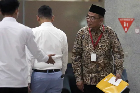 Penasihat Khusus Presiden Bidang Haji, Muhadjir Effendy, sesaat setelah tiba di Gedung Merah Putih Komisi Pemberantasan Korupsi (KPK), Jakarta, Senin (18/5/2026).