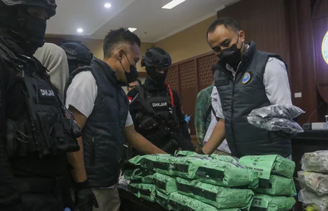 Pelaksana Tugas Deputi Bidang Pemberantasan Badan Narkotika Nasional, Roy Hardi Siahaan sat konpers hasil Operasi Saber Bersinar 2026 di Kantor BNN RI, Jakarta, Selasa (19/05/2026).