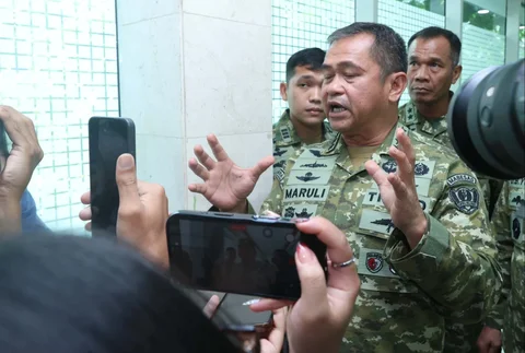Kasad  Jenderal TNI Maruli Simanjuntak usai menghadiri rapat kerja Komisi I DPR RI  di Gedung Nusantara II DPR RI, Jakarta, Selasa (19/5/2026).