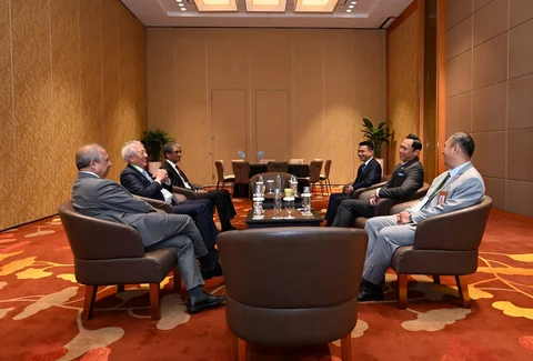 Menteri Koordinator Bidang Infrastruktur dan Pembangunan Kewilayahan Agus Harimurti Yudhoyono menyampaikan pidato pada forum internasional Ecosperity Week 2026 di Singapura, Selasa (19/5/2026).