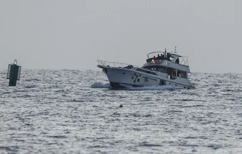 Pasukan angkatan laut Israel membawa kapal Global Sumud yang disita  menuju  pelabuhan Ashdod di Israel, Selasa (19/05/2026).