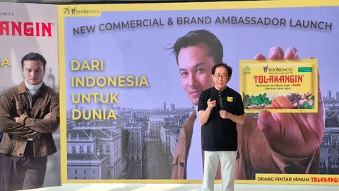 Direktur Utama Sido Muncul, Dr. (H.C.), Irwan Hidayat memberi kata sambutan saat launching iklan terbaru Tolak Angin.