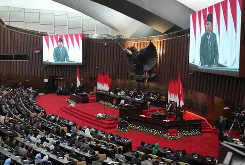 Presiden Prabowo Subianto menyampaikan pidato dalam Rapat Paripurna ke-19 DPR RI Masa Persidangan V Tahun Sidang 2025-2026 di kompleks Parlemen, Jakarta, Rabu (20/5/2026).
