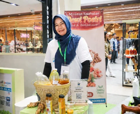 Yuliana Dewi Putri juara 1 Mekaarpreneur di lingkup Bekasi-Jakarta lewat produk herbal drink