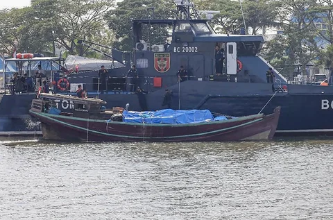 Tim gabungan TNI AL dan Bea Cukai menindak dua kapal pengangkut ballpress ilegal di perairan Sumatera Utara pada Rabu (20/05/2026).