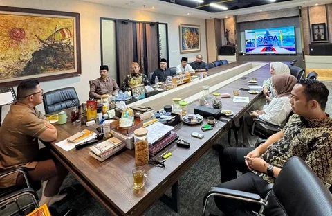 Nasabah PD BKK Klaten Mengadu ke Anggota Komisi III DPR Soedeson Tandra