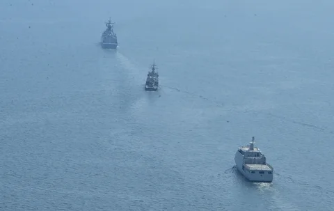 Prajurit TNI Angkatan Laut dan Pakistan Navy melaksanakan Latihan Bersama &ldquo;TEMAN E BAHR&rdquo; di perairan Jakarta dan Laut Jawa, Jumat (22/5/2026).