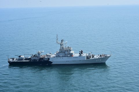 Perkuat Diplomasi Maritim, TNI AL dan Pakistan Navy Gelar Latihan Tempur Bersama di Laut Jawa
