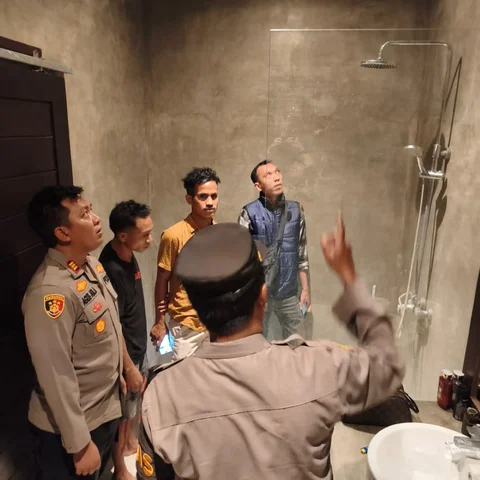WNA Jerman Tewas dalam Posisi Sujud di Kamar Mandi, Polisi Temukan Luka Bakar