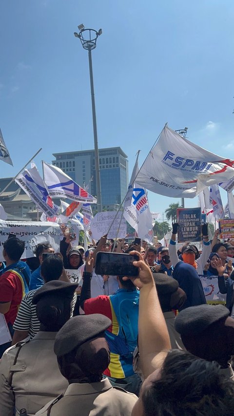 Karyawan Indomaret Gelar Demo, Tagih Upah Lembur dan Tak Mau Diganti Libur