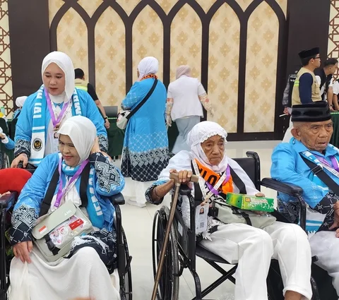 2 Jemaah Haji Difabel di sinjai makassar