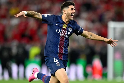 Bek  Paris Saint-Germain asal Brasil, Lucas Beraldo, merayakan selebrasi  gol selama pertandingan final Liga Champions UEFA antara Paris Saint-Germain (PSG) dan Arsenal FC di Puskas Arena, Budapest, Minggu (31/05/2026).