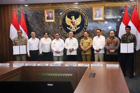 Disaksikan Mendagri, Danantara-Pemprov DKI Teken Kerja Sama Percepat Pembangunan PSEL