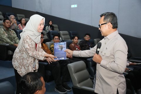 Tutup Program Magang Kemendagri, Wamendagri Bima Arya Tekankan Pentingnya Penguatan Karakter
