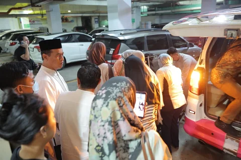 Mentan Amran Antar Jenazah Anggota BPK Haerul Saleh
