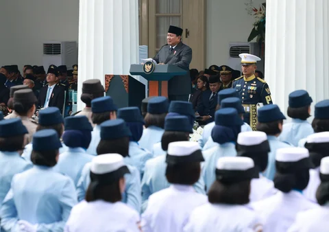 Presiden Prabowo Subianto menyampaikan pidatonya saat upacara peringatan Hari Lahir Pancasila di Lapangan Gedung Pancasila, kompleks Kementerian Luar Negeri, Jakarta, Senin (01/06/2026).