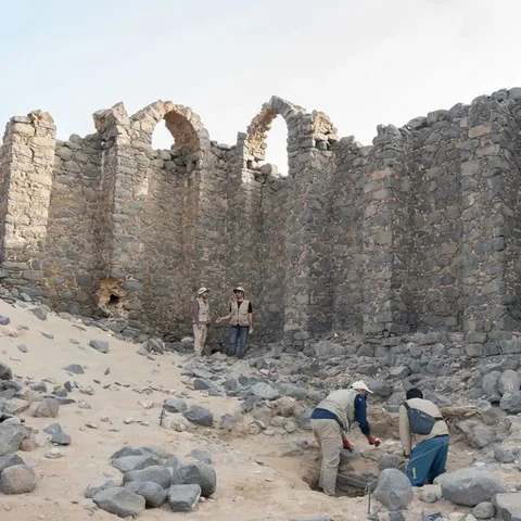 artefak arekologi di arab saudi
