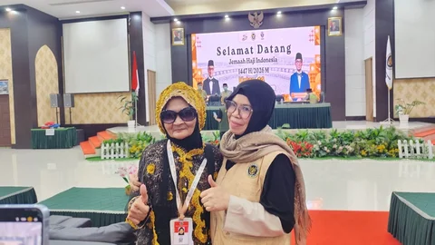 Tangis Haru Hj Jumariah Si Ikon Haji Global 2026, Baru Tiba di Tanah Air Ingin Balik Lagi ke Tanah Suci