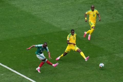 Julian Quinones dari Meksiko mencetak gol pembuka timnya selama pertandingan sepak bola Grup A Piala Dunia antara Meksiko dan Afrika Selatan di Mexico City, Kamis, Kamis (11/06/2026).