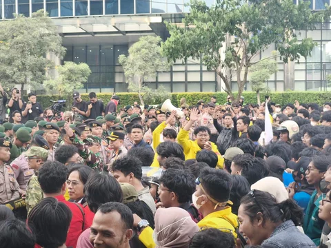 Kondisi Terkini Aksi Mahasiswa, Tertahan di Jalan Sudirman dan Tak Sampai Bundaran HI