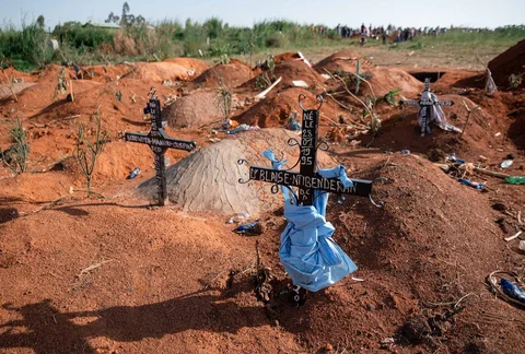Pemandangan umum pemakaman Nyamurongo di lingkungan Ndibakodu, Bunia, Provinsi Ituri, Republik Demokratik Kongo, pada 13 Juni 2026. Pemakaman ini menjadi salah satu lokasi pemakaman korban meninggal akibat wabah virus Ebola.