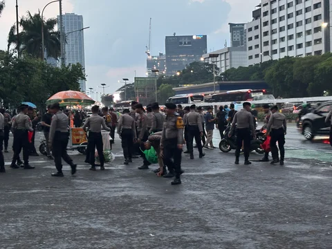 Demo Mahasiswa di Depan Gedung DPR Bubar dengan Tertib, Arus Lalu Lintas Kembali Normal