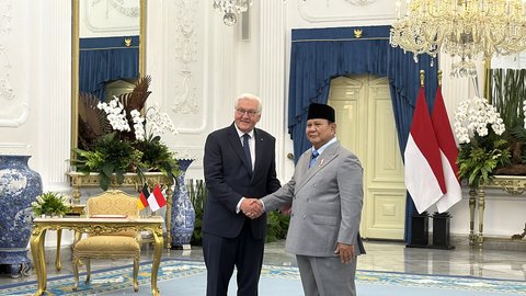 Presiden&nbsp;Jerman&nbsp;Tiba di Istana Merdeka, Puluhan Pasukan Berkuda Iringi Rangkaian