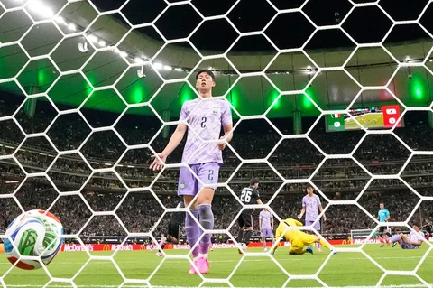Pemain Korea Selatan Lee Han-beom bereaksi setelah pemain Meksiko  Luis Romo mencetak gol pembuka selama pertandingan sepak bola Grup A Piala Dunia antara Meksiko dan Korea Selatan di Zapopan, dekat Guadalajara, Meksiko, Kamis (18/06/2026).