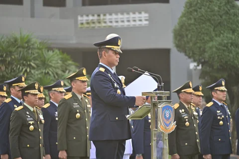 Personel Koopsudnas dan Kohanudnas mengikuti upacara peringatan Hari Lahir Pancasila 2026  di Makoopsudnas, Halim Perdanakusuma, Jakarta, Senin (1/6/2026).