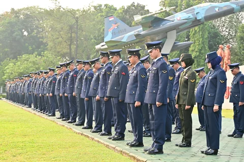 Personel Koopsudnas dan Kohanudnas mengikuti upacara peringatan Hari Lahir Pancasila 2026  di Makoopsudnas, Halim Perdanakusuma, Jakarta, Senin (1/6/2026).