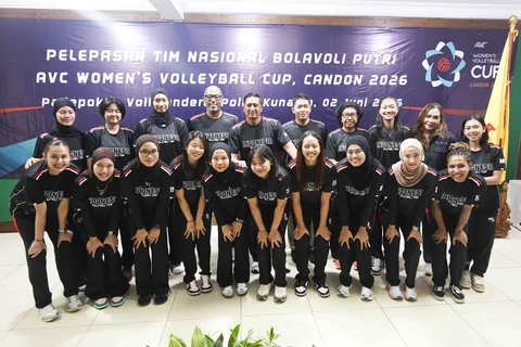 Pemain Timnas Bola Voli Putri Indonesia mengikuti acara pelepasan menuju AVC Women's Volleyball Cup 2026 di Padepokan Voli Jenderal Polisi Kunarto, Sentul, Kabupaten Bogor, Selasa (2/6/2026).
