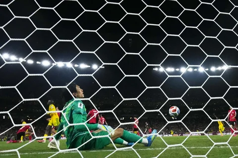 Kiper Korea Selatan Kim Seung-gyu bereaksi setelah pemain Afrika Selatan  Thapelo Maseko mencetak gol selama pertandingan sepak bola Grup A Piala Dunia antara Afrika Selatan dan Korea Selatan di Guadalupe, dekat Monterrey, Meksiko, Rabu (24/06/2026).