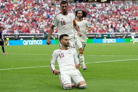 Pemain Spanyol Alex Baena meklakukan selebrasi usai menggolkan gawang Uruguay selama pertandingan sepak bola Grup H Piala Dunia antara Uruguay dan Spanyol di Zapopan, dekat Guadalajara, Meksiko, Jumat (26/06/2026).