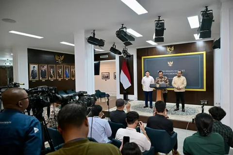 Prabowo Copot Pimpinan BGN, Dadan Hindayana Digantikan Nanik S Deyang