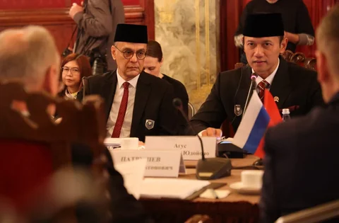 Menteri Koordinator Bidang Infrastruktur dan Pembangunan Kewilayahan Agus Harimurti Yudhoyono  saat mengikuti Konsultasi Bilateral Indonesia-Rusia bidang kemaritiman di Moskow, Rusia, Senin (1/6/2026).