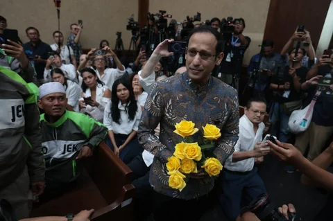 Terdakwa kasus dugaan korupsi pengadaan Chromebook dalam program digitalisasi pendidikan di Kemendikbudristek, Nadiem Anwar Makarim  sebelum sidang vonis  di Pengadilan Tipikor, Jakarta, Selasa (30/06/2026).