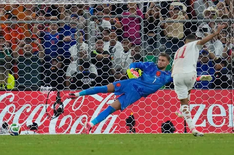 Pemain Maroko Ismael Saibari mencetak gol dari titik penalti selama pertandingan sepak bola babak 32 Piala Dunia antara Belanda dan Maroko di Guadalupe, dekat Monterrey, Meksiko, Meksiko, Senin (29/06/2026).