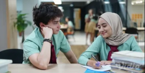 Di Luar Nurul
