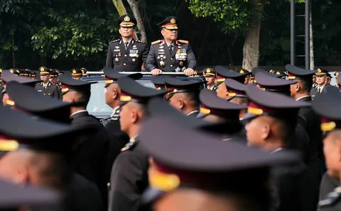 Wakapolri Komjen Pol. Dedi Prasetyo memimpin pelantikan 1.848 Perwira Polri lulusan SIP Angkatan ke-55 dan SIP Khusus Intelijen Angkatan ke-11 Tahun Anggaran 2026 di Lapangan Soetadi Ronodipuro, Setukpa Lemdiklat Polri, Sukabumi, Kamis (04/06/2026).