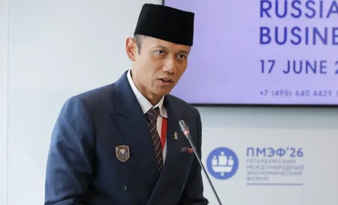 Menteri Koordinator Bidang Infrastruktur dan Pembangunan Kewilayahan, Agus Harimurti Yudhoyono berbicara pada sesi EAEU-ASEAN di SPIEF 2026, St. Petersburg, Rusia, Kamis (04/06/2026), untuk mendorong penguatan kerja sama ASEAN dan Eurasia.