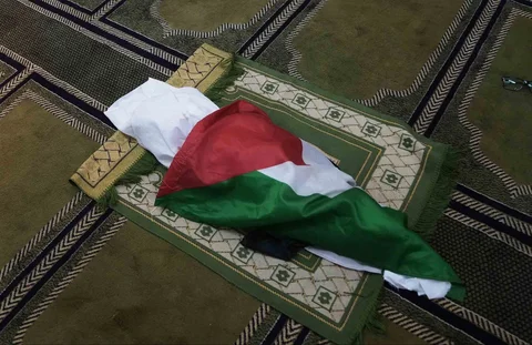 Jenasah Sam, bayi Palestina berusia tujuh bulan, saat prosesi pemakaman di Hebron, Tepi Barat, Sabtu (6/6/2026).