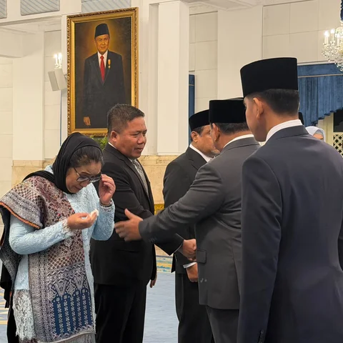 Tangis Nanik S Deyang usai dilantik jadi Kepala BGN