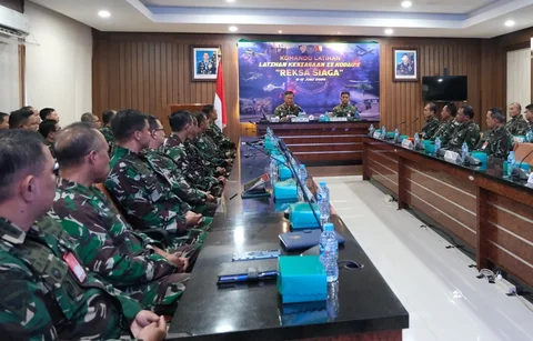 Panglima Komando Operasi Udara Nasional (Pangkoopsudnas) Marsdya TNI Minggit Tribowo membuka Latihan Kesiagaan II Kodau I
