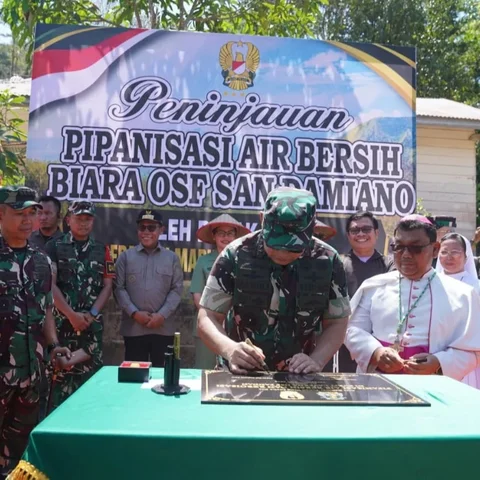 Kasad Maruli Resmikan Pipanisasi Air Bersih