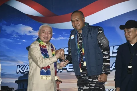 Gubernur Kalimantan Selatan H. Muhidin saat pelepasan  Ekspedisi Rupiah Berdaulat (ERB) 2026 di Pelabuhan Trisakti, Banjarmasin, Kalimantan Selatan, Senin (9/6/2026).