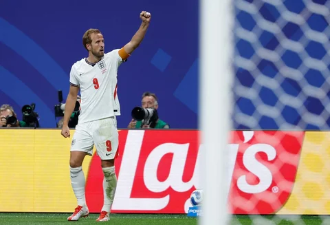 Pemain Inggris Harry Kane merayakan gol timnya melawan Kongo selama pertandingan sepak bola babak 32 besar Piala Dunia di Atlanta, (01/07/2026).