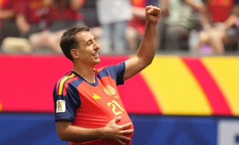 Pemain Spanyol Mikel Oyarzabal merayakan gol pembuka yang dicetaknya selama pertandingan sepak bola babak 32 besar Piala Dunia antara Spanyol dan Austria di Inglewood, California, dekat Los Angeles, Kamis, (02/07/2026).